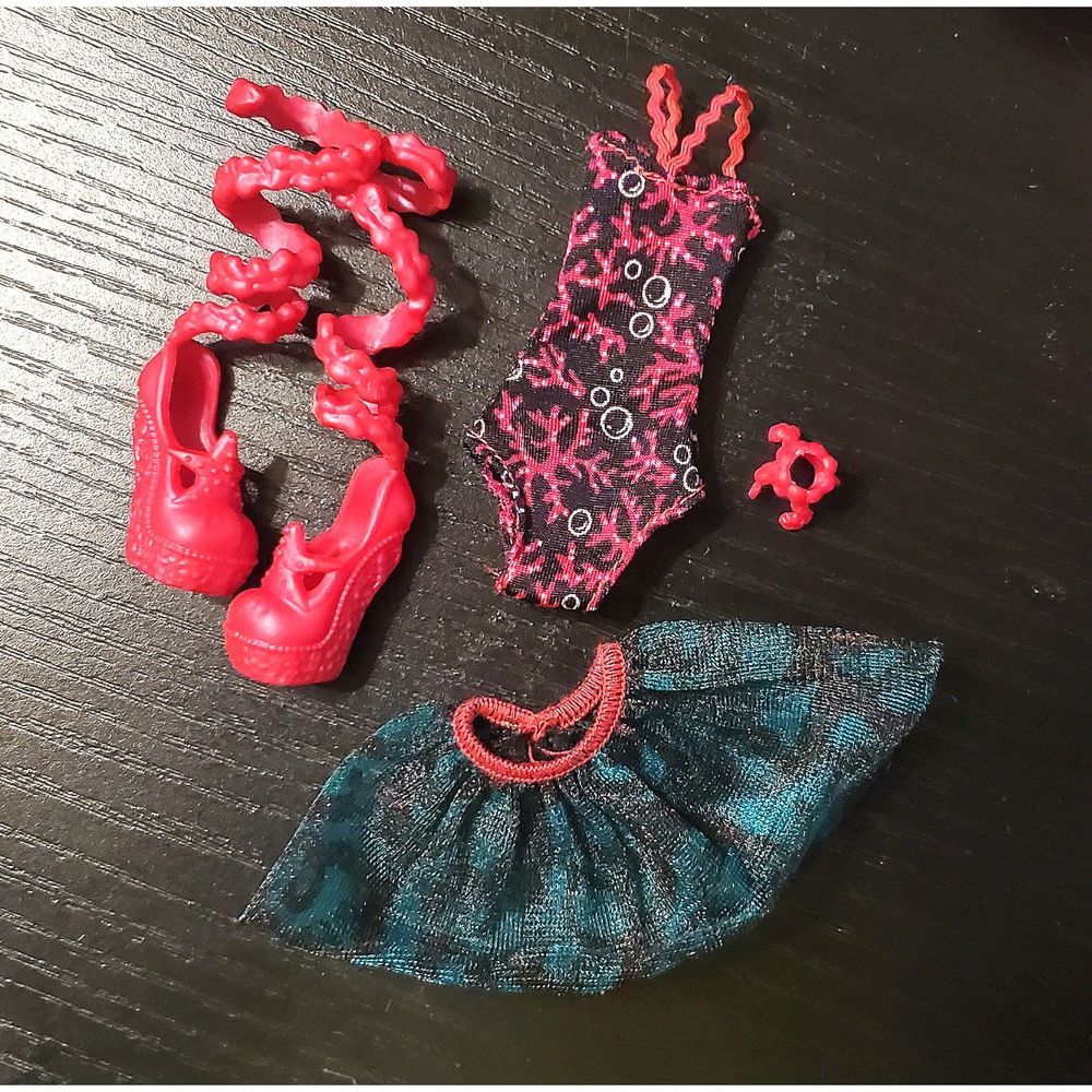 MONSTER HIGH Lagoona Blue Dance Class Outfit
